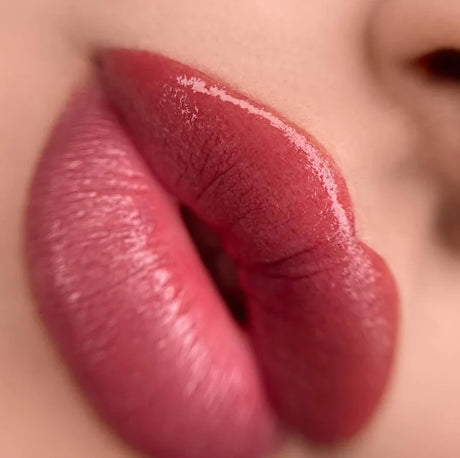 Hanafy N6 Raspberry Lip Pigment – lip color application example